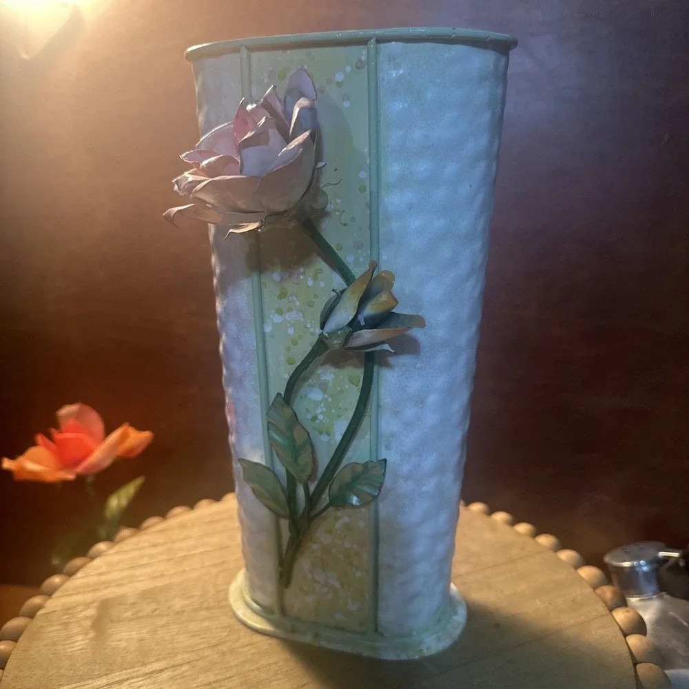 Galvanize/Metal Footed Planter/Vase With Hand Painted 3D Pink-yellowRoses 10.5